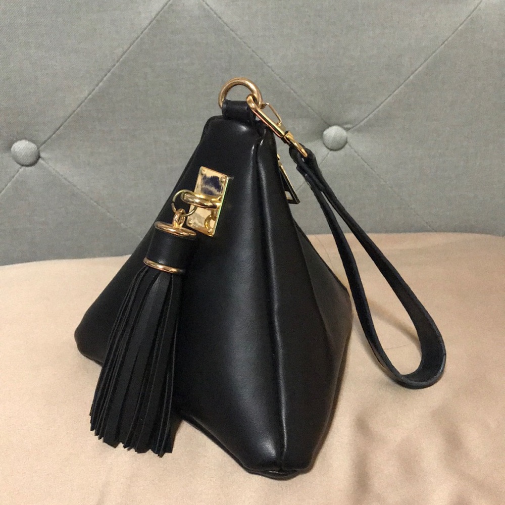 Small triangle clutche